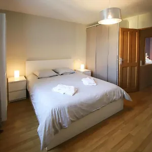 Maison Tendance Avec Jardin, Centre Village, Alpilles, Familles Eyragues