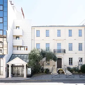 Atrium Centre 3* Arles